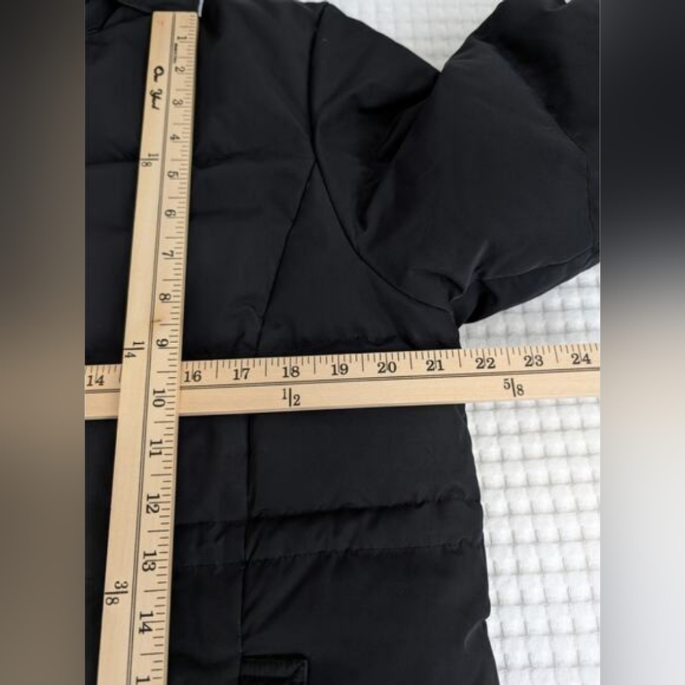 Gallery down filled puffer coat with coyote fur - Picture 10 of 11